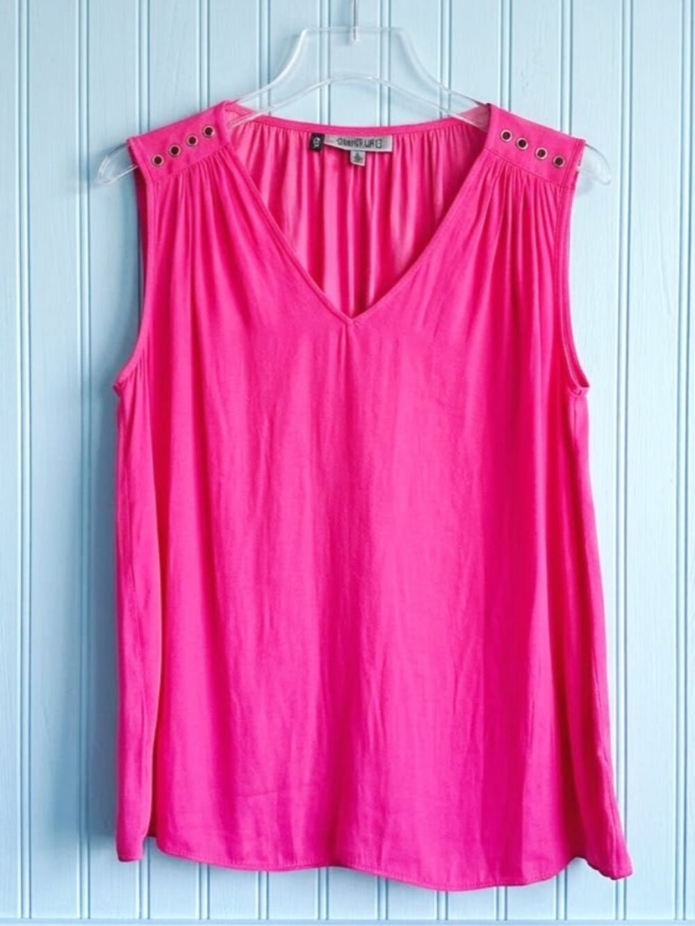 JENNIFER LOPEZ Hot Pink V-Neck Rivets Flowy Blouse Tank Size XS NWoT